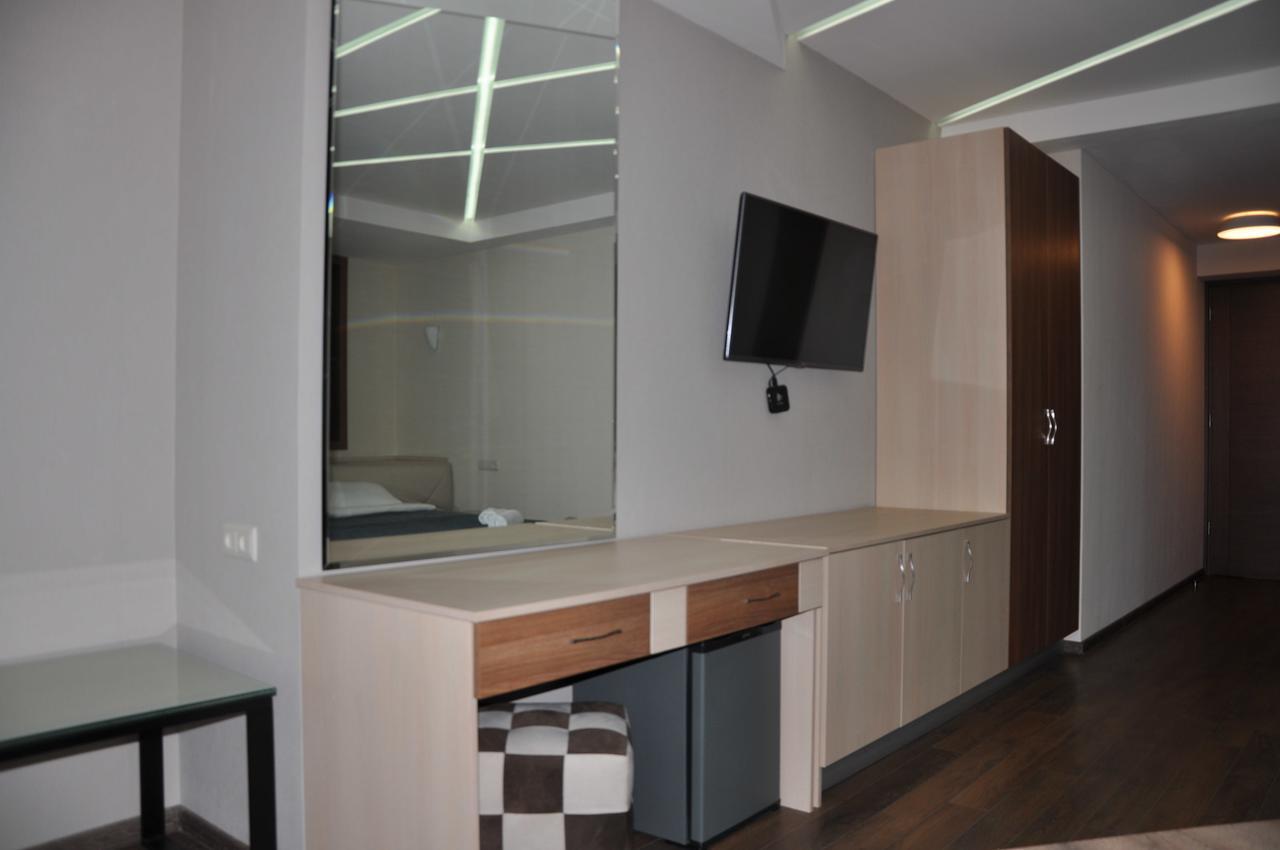 All Seasons Hotel On Freedom Square Tiflis Exterior foto